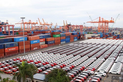 Lượng xe ô tô nhập khẩu về Việt Nam giảm mạnh do ảnh hưởng đại dịch Covid-19